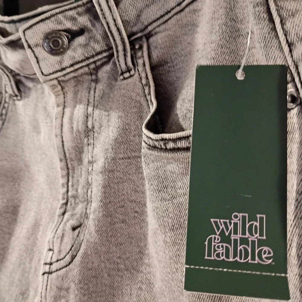 NWT Wild Fable Gray Whit Washed High Rise Denim Summer Shorts Size 6 Waist 28 - Picture 6 of 7